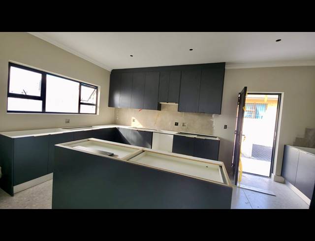 3 BEDROOM HOUSE TO LET IN CLAMHALL